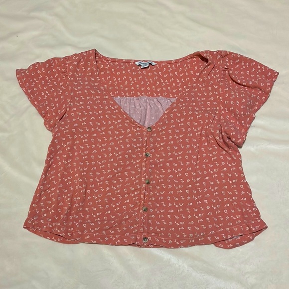 American Eagle Coral Floral Cropped Tee